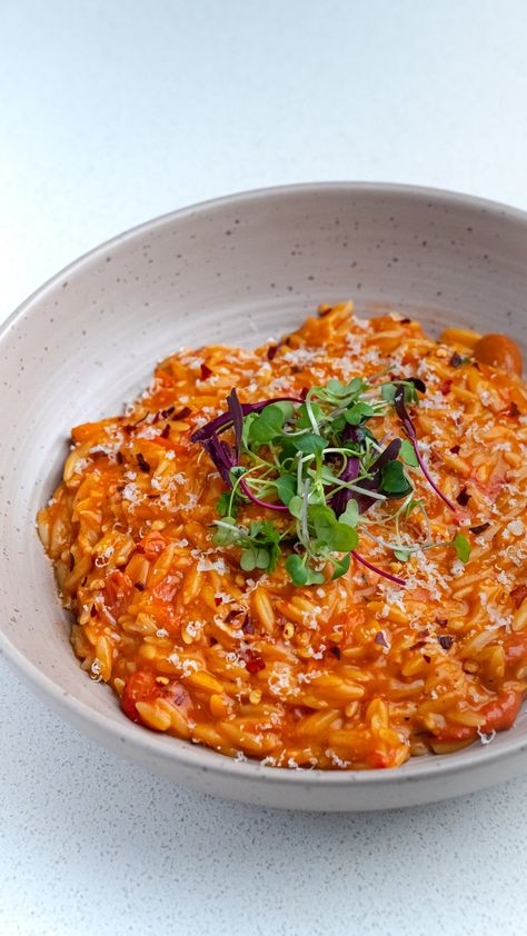 Garlic Orzo, Orzo Pasta Recipes, Creamy Orzo, Tomato Risotto, Orzo Recipes, Chili Oil, Mediterranean Dishes, Parmigiano Reggiano, Tomato Recipes