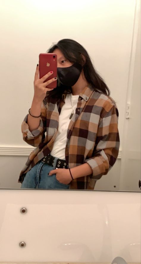 flannel autumn fall fashion ootd outfit Orange Flannel Outfit, Outfit Indie, Orange Flannel, Flannel Outfit, Flannel Outfits, Autumn Season, Ootd Outfit, Fall Looks, Autumn Fall