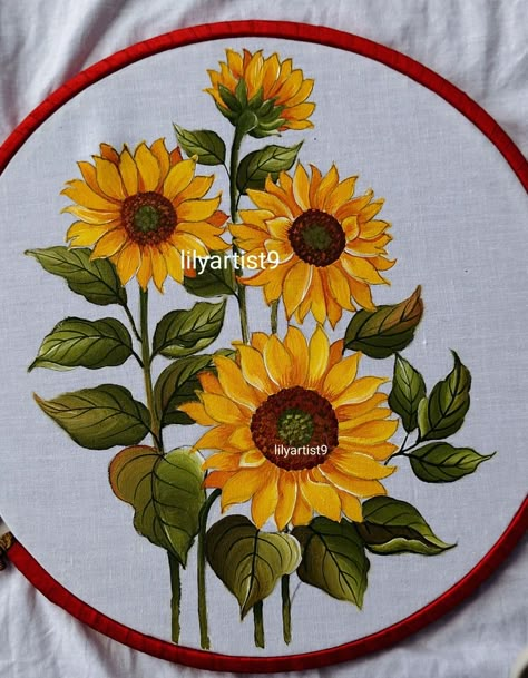 Sunflower bunch painting Flower Motifs For Fabric Painting, Fabric Painting Madhubani, Sun Flower Fabric Painting, Daisy Flower Fabric Painting, Fabric Painted Clothes, Fabric Painting Flowers Design, Sunflower Fabric Painting, Painting In Clothes, Fabric Paint Designs On Cloth