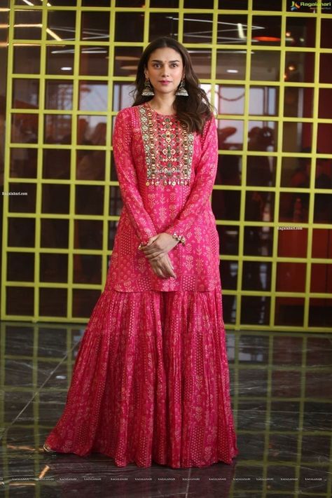 Bandhni Outfits Indian, Bandhini Dress Patterns, Sarara With Kurti, Gharara Dress, Aditi Rao, Bandhani Dress, Western Party, Simple Kurta Designs, Traditional Indian Dress