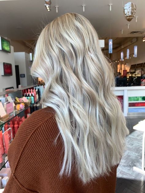 Snowy Blonde Hair, Deminsional Icy Blonde, Winter Icy Blonde Hair, Bright Blonde Highlights With Money Piece, Cool Toned Blonde Hair Highlights, Icy Blonde With Dimension, Bright Ashy Blonde Hair, Ash Platinum Blonde Hair, Icy Blonde Highlights With Lowlights