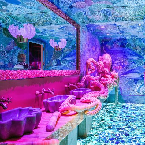 Sexy Fish Miami: A Luxurious Asian Restaurant Colour Pop Interior, Mermaid Bar, Themed Hotel Rooms, Miami Bar, Beachy Art, Restaurant Bathroom, Fish Lamp, Asian Restaurant, Nostalgic Pictures