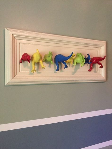 10 Kitschy and Crafty DIY Dinosaur Ideas For Kids and Adults Kitschy Crafts, Dinosaur Ideas, Dinosaur Boys Room, Dinosaur Kids Room, Dinosaur Projects, Diy Dinosaur, Dinosaur Room Decor, Dinosaur Bedroom, Dinosaur Room