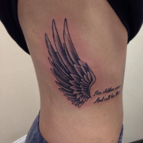 Tattoo For Women On Side, Tattoo On Ribs, Angel Wing Tattoo, Tattoo Ribs, Small Rib Tattoos, Mangas Tattoo, Tattoo Script Fonts, Purple Tattoos, Rib Tattoos For Women