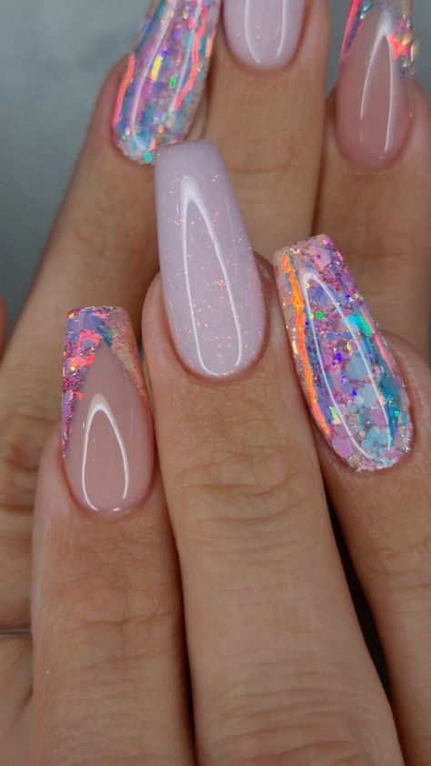 Colorful Glitter Nails Acrylic, Nails Gelx Ideas, Glitter Beach Nails, Nail Ideas With Glitter Sparkle, Irridecent Design Nails, Classy Vacation Nails, Summer Nails Glitter, Summer Glitter Nails, Glitter Summer Nails