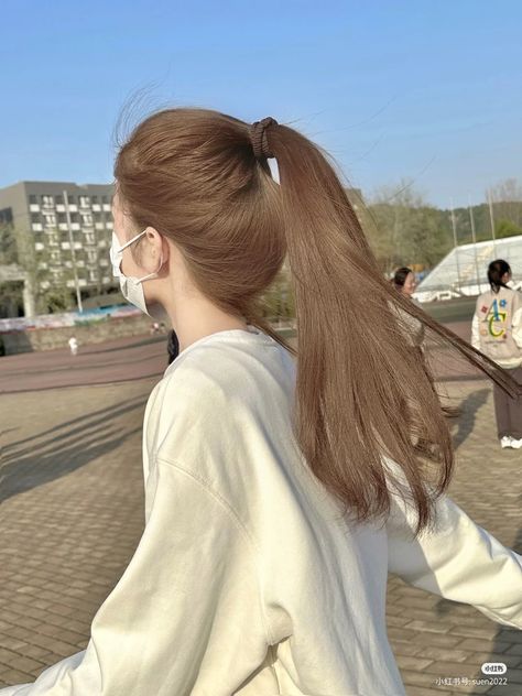 Korean Hair Colors, Tea Hair Color, Milk Tea Hair Color, Korean Milk, Korean Hair Color, Korean Hair, Spring Hair Color, Hairstyles For Layered Hair, Spring Hair