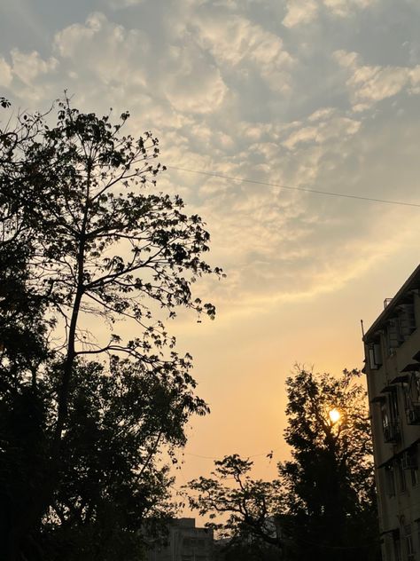 Nature Aesthetic Indian, Indian Sky Aesthetic, Evening Time Aesthetic, Evening Time Sky, Sky Highlight Cover Instagram, Evening Sky Instagram Story, Evening Aesthetic Sky, Evening Clouds Sky, Aesthetic Evening Sky