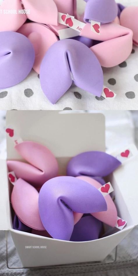 Japanese Valentines, Valentine Fortune Cookies, Fortune Cookies Diy, Smart School House, Valentine's Day Celebration, Valentine Centerpieces, Japanese Birthday, Cookie Craft, Cute Craft