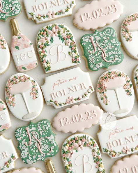 Flower Bridal Shower Theme, Petals And Prosecco, Bride Cookies, Wedding Shower Brunch, Backyard Bridal Showers, Garden Party Bridal Shower, Bridal Cookies, Fairytale Bridal, Wedding Cake Cookies