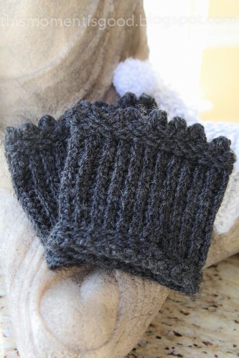 This Moment is Good...: LOOM KNIT PICOT EDGED BOOT TOPPERS/CUFFS Crochet Boot Cuffs Free Pattern, Picot Crochet, Sock Loom, Knit Loom, Round Loom Knitting, Knitting Projects Free, Loom Crochet, Crochet Boot Cuffs, Knitted Boot Cuffs