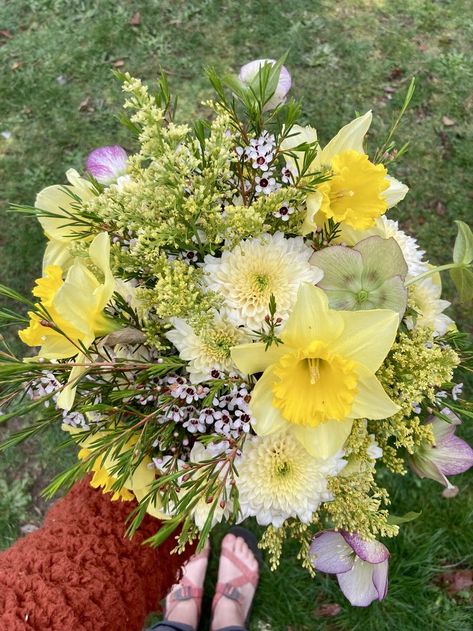 Daphodil Bouquet, Daffodil Flower Bouquet, Yellow Prom Bouquet, Daffodil Wedding Bouquet, Daffodil Arrangements, Daffodil Bouquet Wedding, Spring Bouquet Flowers, Daffodils Bouquet, Hoco Bouquet