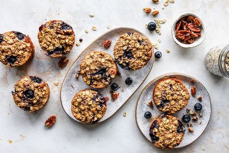 Baked Blueberry & Banana-Nut Oatmeal Cups Banana Nut Oatmeal, Oatmeal Muffin, High Fiber Snacks, Fiber Snacks, Easy Breakfast Brunch, Dessert Smoothie, Healthy Muffin Recipes, Oatmeal Cups, Blueberry Oatmeal