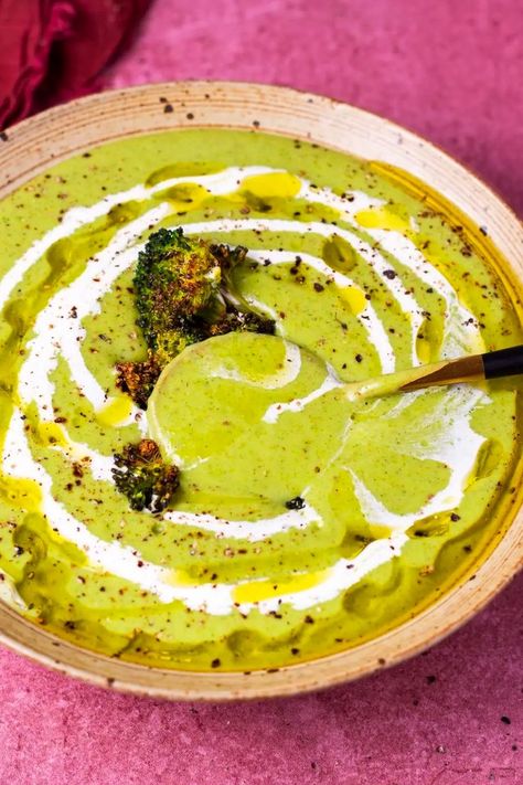 This roasted broccoli feta soup is one for the books! I’ve been seeing the trend on social media of roasting up a bunch of veggies and piling them in a blender to make a big blended soup so that’s exactly what we’re doing today. Now, let's jump into making this easy roasted feta and broccoli soup. Roasted Feta, Blended Soup, Feta Soup, Broccoli Feta, Creamy Broccoli Soup, Broccoli And Potatoes, Broccoli Soup, Broccoli Cheese Soup, Broccoli Cheese