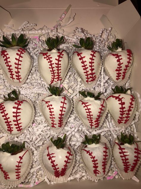 Baseball Sweets, Baseball Strawberries, Baseball Dessert Table, Football Strawberries, Baseball Desserts, Dodger Party, Sports Treats, Baseball Treats, Baseball Banquet