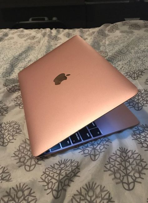 2021 MacBook Specifications: 14-inch MacBook Pro with Touch Bar (Space Grey) 1.4 GHz quad-core 8th gen Intel core i5 Intel Iris Plus Graphics 645 16 GB 2133MHz LPDDR3 256GB SSD Retina display with True Tone Two Thunderbolt 3 ports Touch Bar & Touch ID Backlit Magic Keyboard - US English Accessory Kit . #macbook #apple #itseamins #luxury #lifestyle Macbook Pro Colors, Rose Gold Macbook Air, Macbook Mini, New Apple Laptop, Apple Computer Laptop, Rose Gold Macbook, Apple Notebook, Apple Laptop Macbook, Pink Macbook