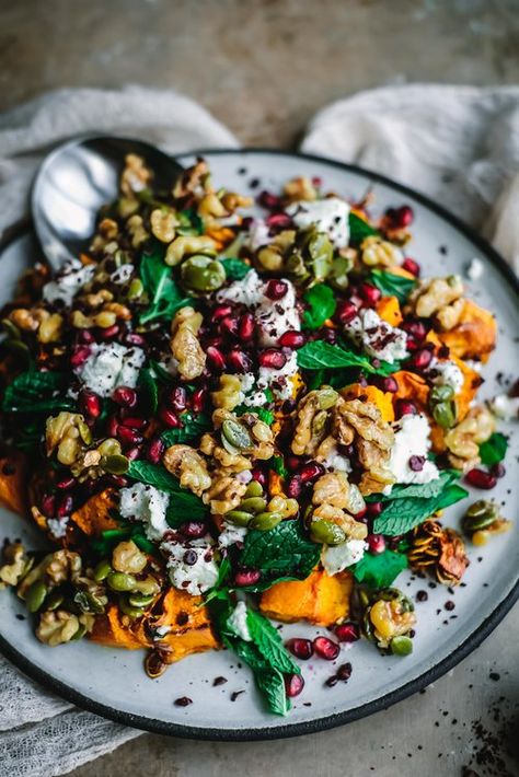 Pumpkin Arugula Salad, Walnuts For Salad, Roasted Pumpkin Salad, Roast Pumpkin Salad, Pumpkin Salad, Warm Salad, Roasted Pumpkin, Vegetarian Salads, Goat Cheese Salad