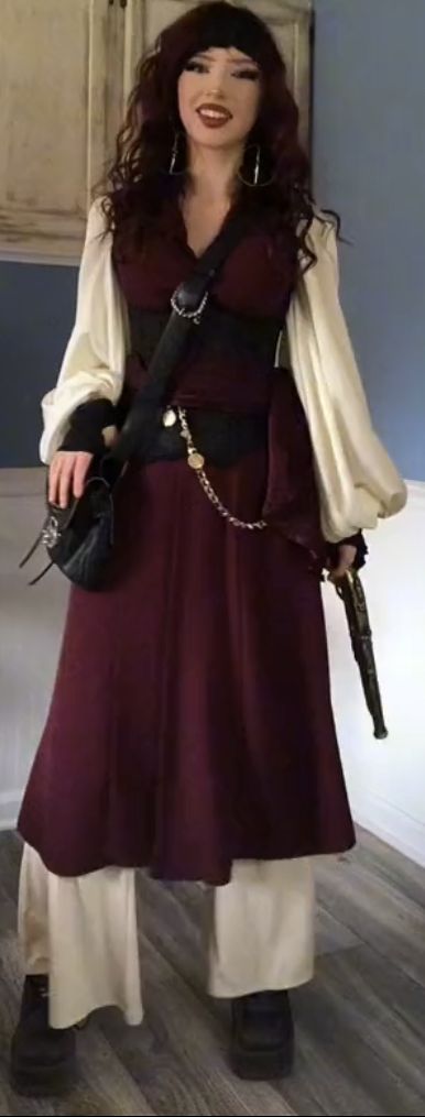 Ren Fair Pirate, Trio Costume Ideas, Faire Outfit, Ren Faire Outfits, Trio Costumes, Pirate Cosplay, Fantasy Outfits, Pirate Outfit, Fair Outfits