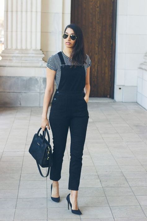 womens overalls, weekend style, casual overalls Dungry Outfits Women, Overalls Outfits, Overalls Summer, Womens Overalls, Overalls Vintage, How To Wear Leggings, Overall Outfit, Overalls Outfit, Black Overalls