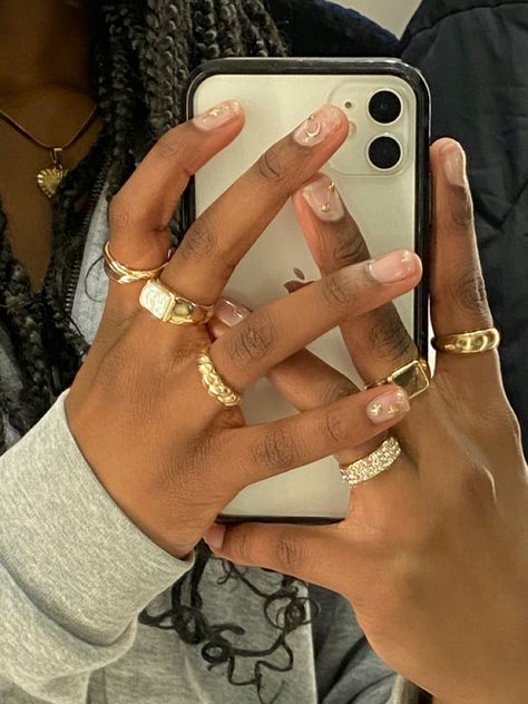 Rings On Black Women Hands, Gold Rings On Black Women, Gold Jewelry On Black Skin Girl, Gold Rings Black Women, Rings Black Women, Gold Jewelry Black Women, Gold And Silver Jewelry Together, Gold Jewelry Rings, Gold Nugget Ring