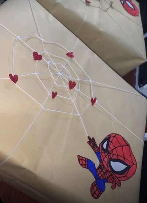 Spiderman Gifts For Boyfriend, Crafts For Your Boyfriend, Cute Crafts For Your Boyfriend, Year Anniversary Gift Ideas, Anniversary Gift Ideas For Him, 1 Year Anniversary Gift, Spiderman Gifts, Anniversary Gift Ideas, Mom Wedding Gift