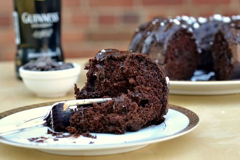 Beer, chocolate and cake, in one? Devils Food Cupcakes, Devil's Food Cake, Homemade Frosting, Devils Food Cake, Devils Food, Different Cakes, Bundt Cakes Recipes, Bundt Cakes, Food Cake