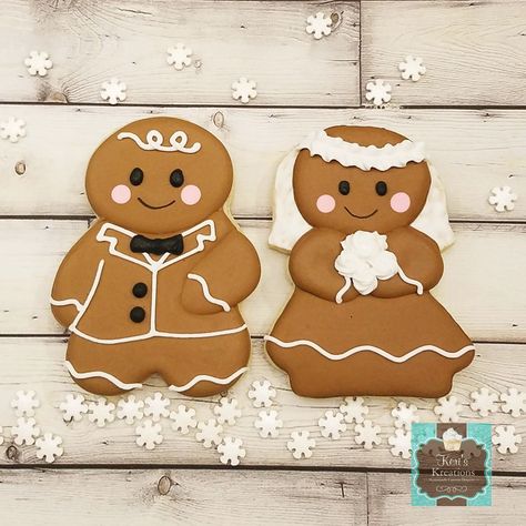 Gingerbread Bride And Groom Cookies, Gingerbread Wedding Cookies, Gingerbread Bride And Groom, Wedding Christmas Cookies, Christmas Wedding Cookies Decorated, Gingerbread Chapel, Gingerbread Wedding, Winter Wonderland Wedding Cakes, Wedding Cookies Decorated