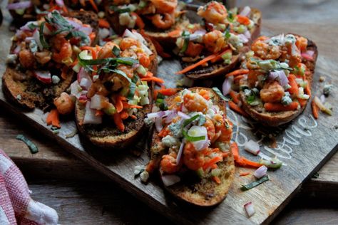 Lobster Bruschetta Recipe, Lobster Bruschetta, Pesto Bread, Garlic Juice, Gorgonzola Cheese, Bruschetta Recipe, Lobster Meat, Eat Pretty, Italian Bread