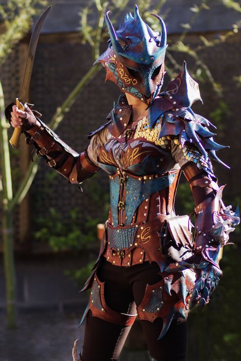 model and costume: jafantasyart. Taken by Tina Dwyer Armor Fantasy, Dragon Cosplay, Armadura Cosplay, Steampunk Dragon, Armor Drawing, Dragon Armor, Female Armor, Dragon Costume, Dragon Knight