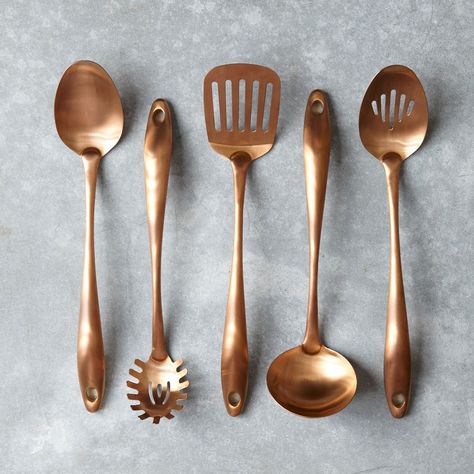 copper cook's tools Kitchen Utensils Design, Royal Kitchen, Smart Tiles, Kitchen Design Decor, Copper Kitchen, New Classic, Dining And Kitchen, Kitchen Stuff, Cooking Tools