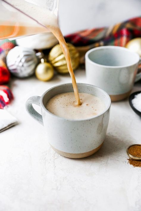 Calming Drinks, Coffee Lifestyle, Hot Drinks Recipes, Gingerbread Latte, Latte Recipe, Chai Latte, Healthy Smoothie, A Cup Of Coffee, Tea Recipes