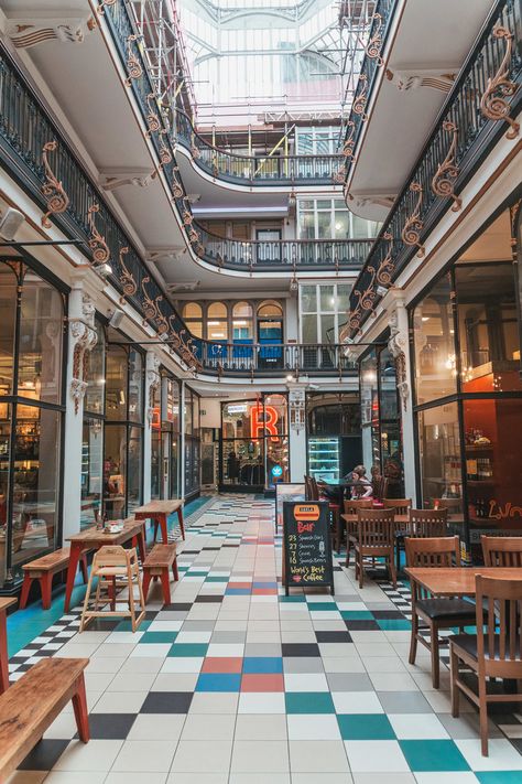 11 Instagram-Worthy Photo Spots in Manchester, England Manchester Street Style, Manchester Architecture, Visit Manchester, Manchester Hotels, Manchester Travel, European Decor Style, Street Townhouse, Uk Trip, London Dreams