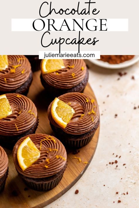 These chocolate orange cupcakes are full of chocolate orange flavor. They have an incredibly soft chocolate orange cupcake, an orange jam core and topped with a smooth chocolate orange frosting. Fair Cupcakes, Chocolate Orange Cupcakes, Homemade Cupcake Recipes, Homemade Cake Mixes, Best Easy Dessert Recipes, Cupcakes Flores, Frosting Ideas, Chocolate Cupcakes Filled, Orange Buttercream