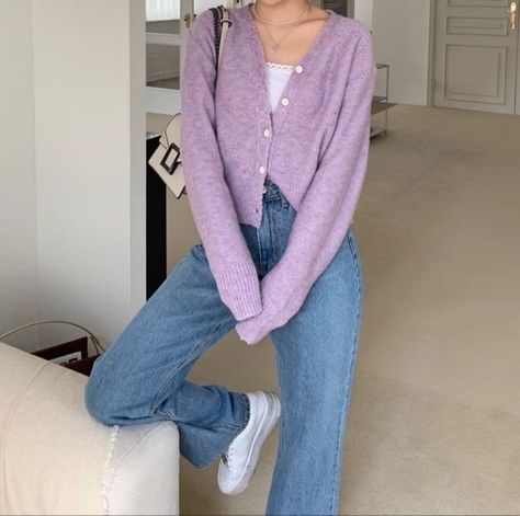 Aesthetic Purple Outfits, Cardigan Outfits Aesthetic, Winter Clothes Aesthetic, Purple Cardigan Outfits, Eboy Outfits, Purple Academia, Cardigan Outfit Spring, Winter Cardigan Outfit, Winter Outfits For Girls