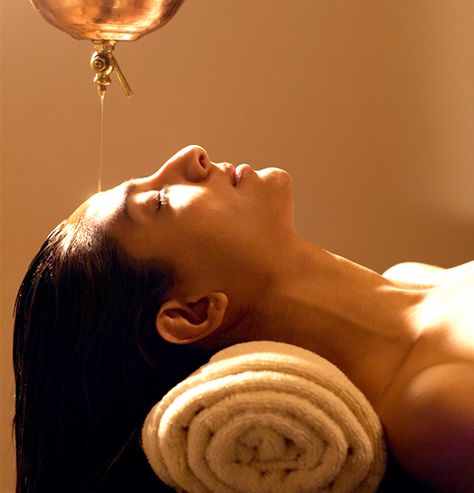 Honey Spa. Relax your face. wear2where.com knows the best spots. Massage Content, Spa Photography, Spa Lifestyle, Spa Vibes, Casual Blouse Designs, Spa Images, Head Spa, Esthetics Room, Massage Therapy Techniques