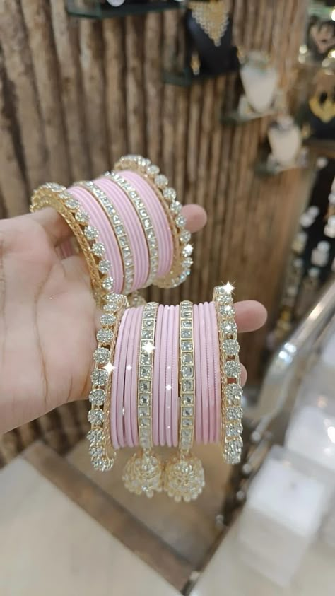 Pink Bangles Set, Engagement Makeup Look, Bangles Aesthetic, Bridal Bangle Set, Necklace Set Indian Bridal Jewelry, Pink Bangles, Fancy Bangles, Desi Jewellery, Desi Jewelry