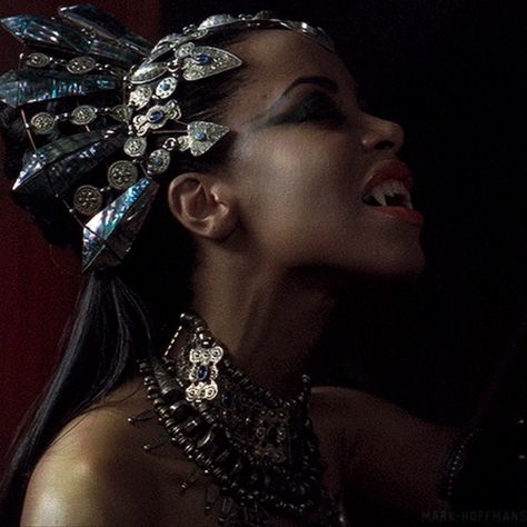 Black Vampire, Queen Of The Damned, Aaliyah Haughton, The Vampire Chronicles, Female Vampire, Anne Rice, Interview With The Vampire, Eternal Life, Aaliyah