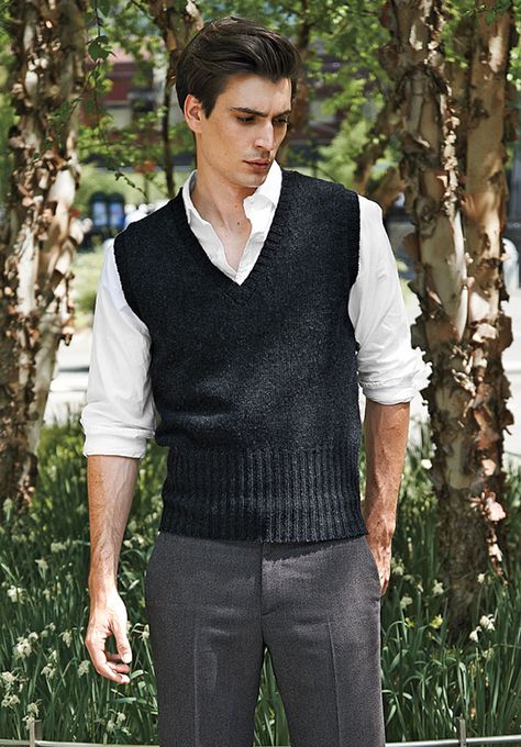 Sweater Vest Male Outfit, Sleeveless Sweater Outfit, Vest Men Outfit, Sweater Vest Outfit Mens, Office Old Money, Vest Outfits Men, Knit Vest Outfit, Sweater Outfits Men, Male Sweaters