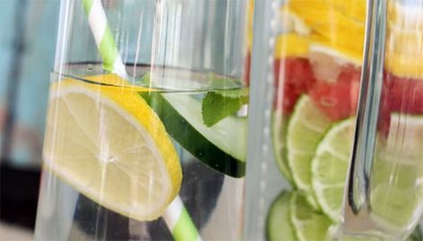 For the ultimate detox, try mixing these powerful foods with water to help your body get rid of toxins. Summer Detox, Cucumber Detox Water, Homemade Detox, Natural Detox Drinks, Detox Water Recipes, Detox Drinks Recipes, Healthy Detox, Natural Detox, Body Detox