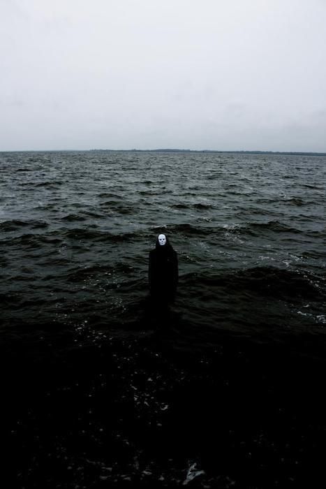 It came from the sea Horror Photography, Creepy Photos, Scary Things, Creepy Images, رعب نفسي, Creepy Pictures, Charles Bukowski, Creepy Art, Dark Places