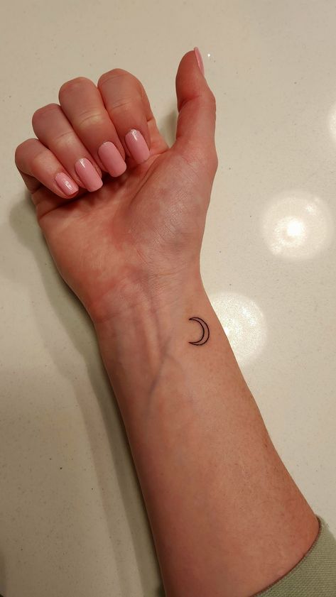 Tattoo Moon On Wrist Tattoo, Moon Outline Tattoo, Moon Wrist Tattoo, Moon Tattoo Wrist, Moon And Saturn Tattoo, Moon And Saturn, Moon Outline, Saturn Tattoo, Side Wrist Tattoos