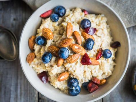 To Lower Cholesterol, Flat Belly Foods, Lower Your Cholesterol, Lower Blood Sugar, Oatmeal Recipes, Lower Cholesterol, Overnight Oats, Kefir, Best Breakfast