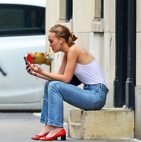 French Street Style Aesthetic, Lily Rose Depp Outfits Summer, Lily Rose Depp Shoes, Model Off Duty Style Spring, Lily Rose Depp Jeans, Lilly Rose Depp Outfit, Lily Rose Depp Street Style, Lily Rose Depp Outfits, Lily Depp