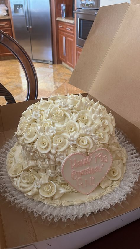 Birthday cake bridal white Kardashians Birthday Cakes, Aesthetic 17 Birthday Cake, Birthday Cake Glamour, Celebrity Birthday Cakes, Sheet Cake Birthday Cake Ideas, Kardashian Cake, Kylie Jenner Birthday Cake, Walmart Cakes, White Birthday Cake