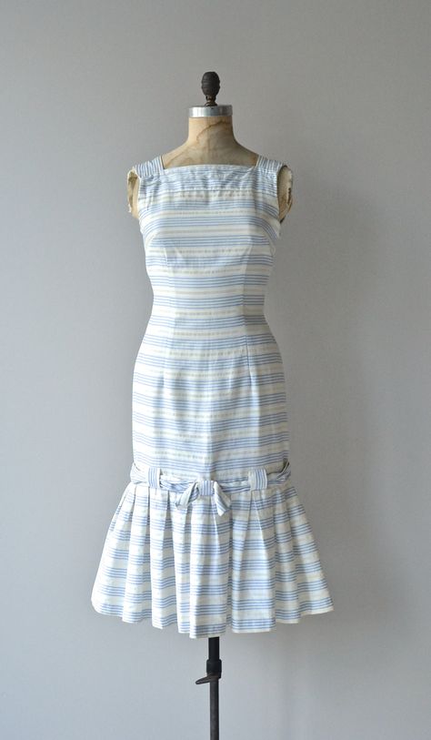 Deauville dress vintage 1950s dress striped cotton by DearGolden Patron Vintage, Fashion 1950s, Vintage 1950s Dresses, Illustration Vintage, 50s Dresses, 1950s Dress, Lovely Clothes, Moda Vintage, 50s Fashion