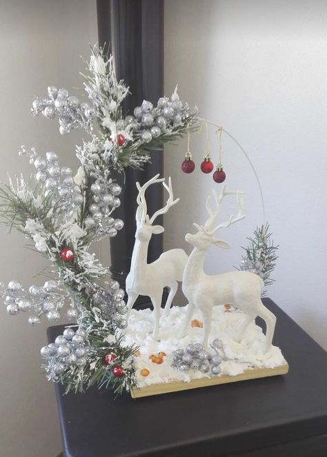 Christmas Hoop Centerpiece, Hoop Centerpieces, Christmas Deer Decorations, Winter Decor Ideas, Christmas Decorations Centerpiece, Christmas Decorations Diy Crafts, Christmas Centers, Country Christmas Decorations, Christmas Centerpieces Diy