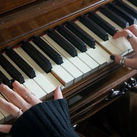 Astoria Greengrass, Terrence Loves You, Playing The Piano, Golden Trio, Ciel Phantomhive, Harry Potter Series, Dark Academia Aesthetic, Music Aesthetic, Academia Aesthetic