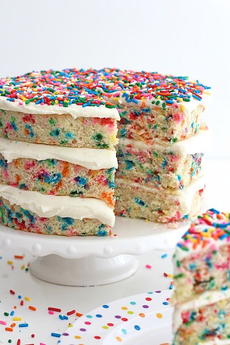 Confetti Birthday Cake Recipe, Confetti Cake Recipe, Plain Wedding Cakes, Confetti Cake Recipes, Rainbow Sprinkle Cakes, Nursing Cake, Inside Cake, Moist Vanilla Cake