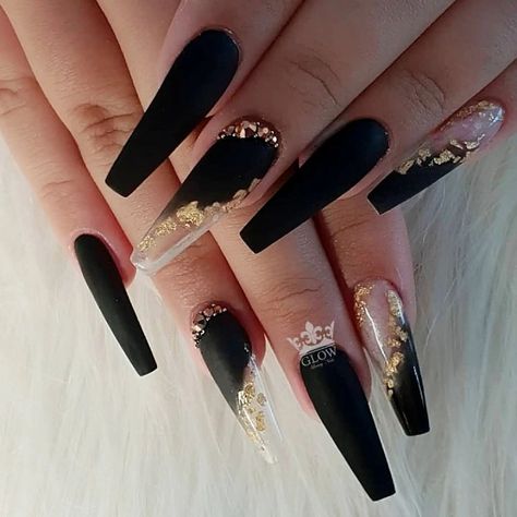 Hoping to try out the black coffin nails trend? Check out these 35 ideas for black coffin nails before you head to the salon for your next nail appointment. Click the article link for more photos and inspiration like this // Photo Credit: Instagram @glow_luxurynails // #blackcoffinnails #blackcoffinnailsdesigns #blacknails #blacknailscoffin #coffinblackandgoldnails #coffinblackfrenchtipnails #coffinblacknails #edgyblackfrenchtipcoffinnails Black Gel Acrylic Nails Coffin, Black Nail Designs Coffin Long, Black Nails Ideas Ballerina, Black And Gold Nails Ideas Coffin, Black And Gold Coffin Nail Ideas, Black And Gold Acrylic Nails Coffin, Nail Art Dark Colors, Nails Black With Gold, Black Nails Ideas Coffin