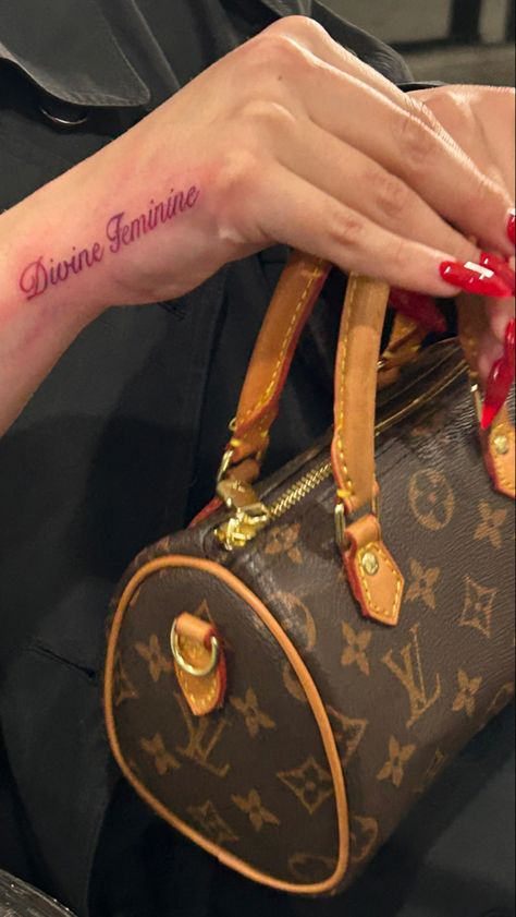 Louis Vuitton Bag Aesthetic, Nature Tattoo Ideas, Red Ink Tattoo, Cool Nature, Cute Hand Tattoos, Cute Tats, Pretty Hand Tattoos, Tattoo Aesthetic, Nature Tattoo