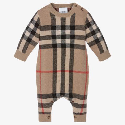 Burberry - Beige Check Changing Bag(42cm) | Childrensalon Burberry Baby Boy, Burberry Baby Girl, Burberry Baby, Baby Boy Pajamas, Designer Boys, Designer Baby Clothes, Burberry Kids, Baby Design, Baby Gift Sets